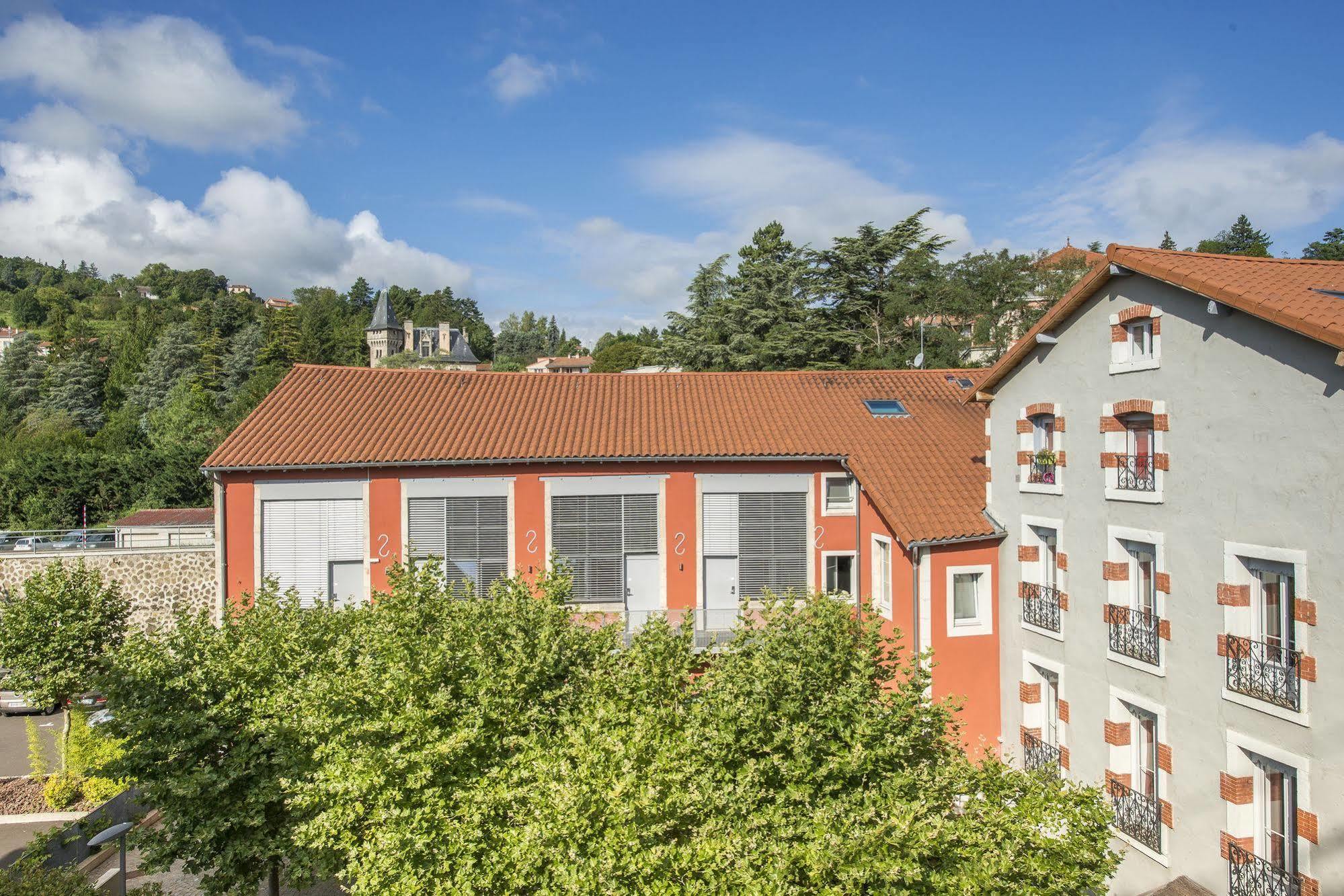 Gite D'Etape Des Capucins Le Puy-en-Velay Exterior photo